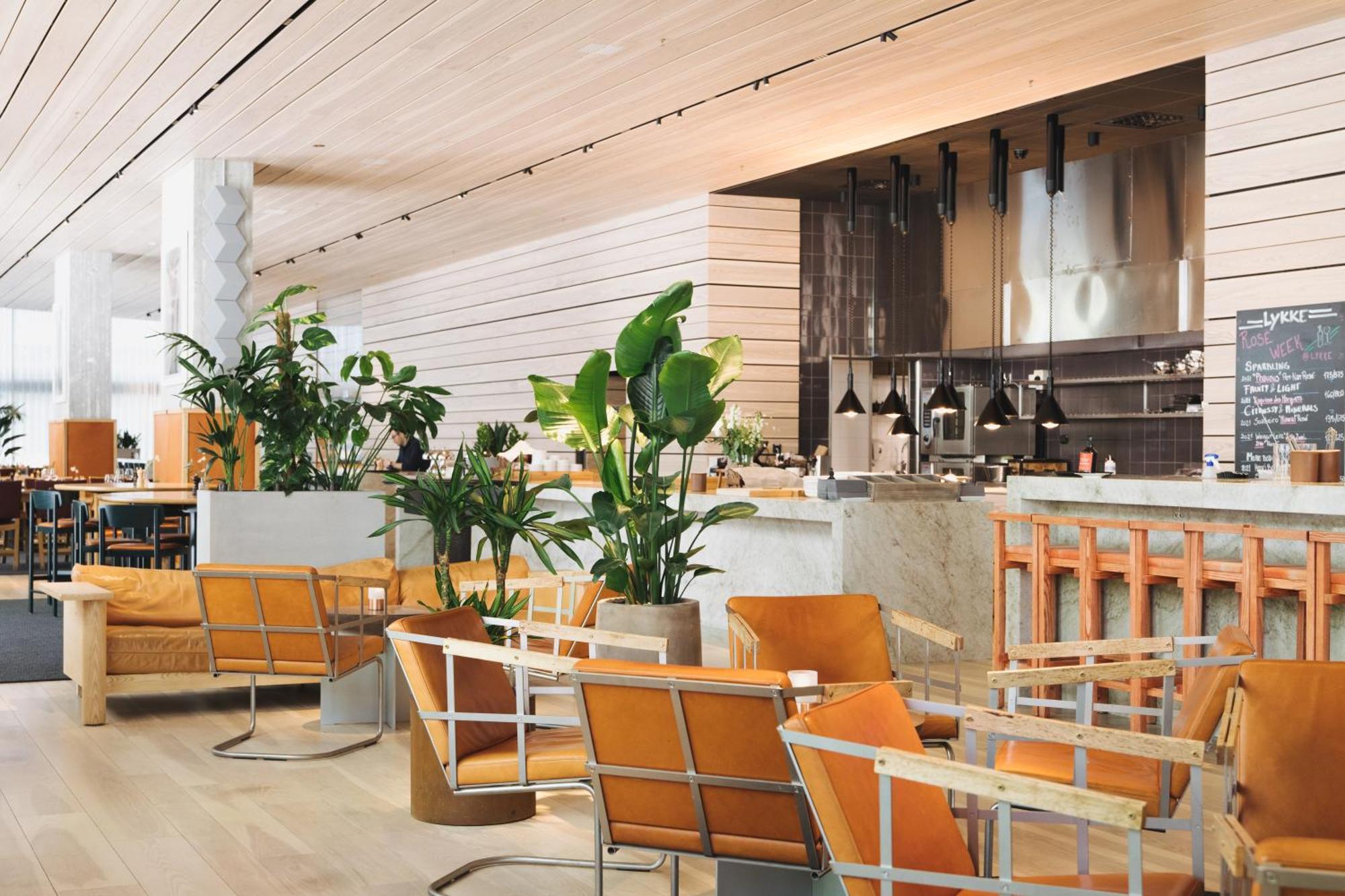 Nordic Light Hotel 4*