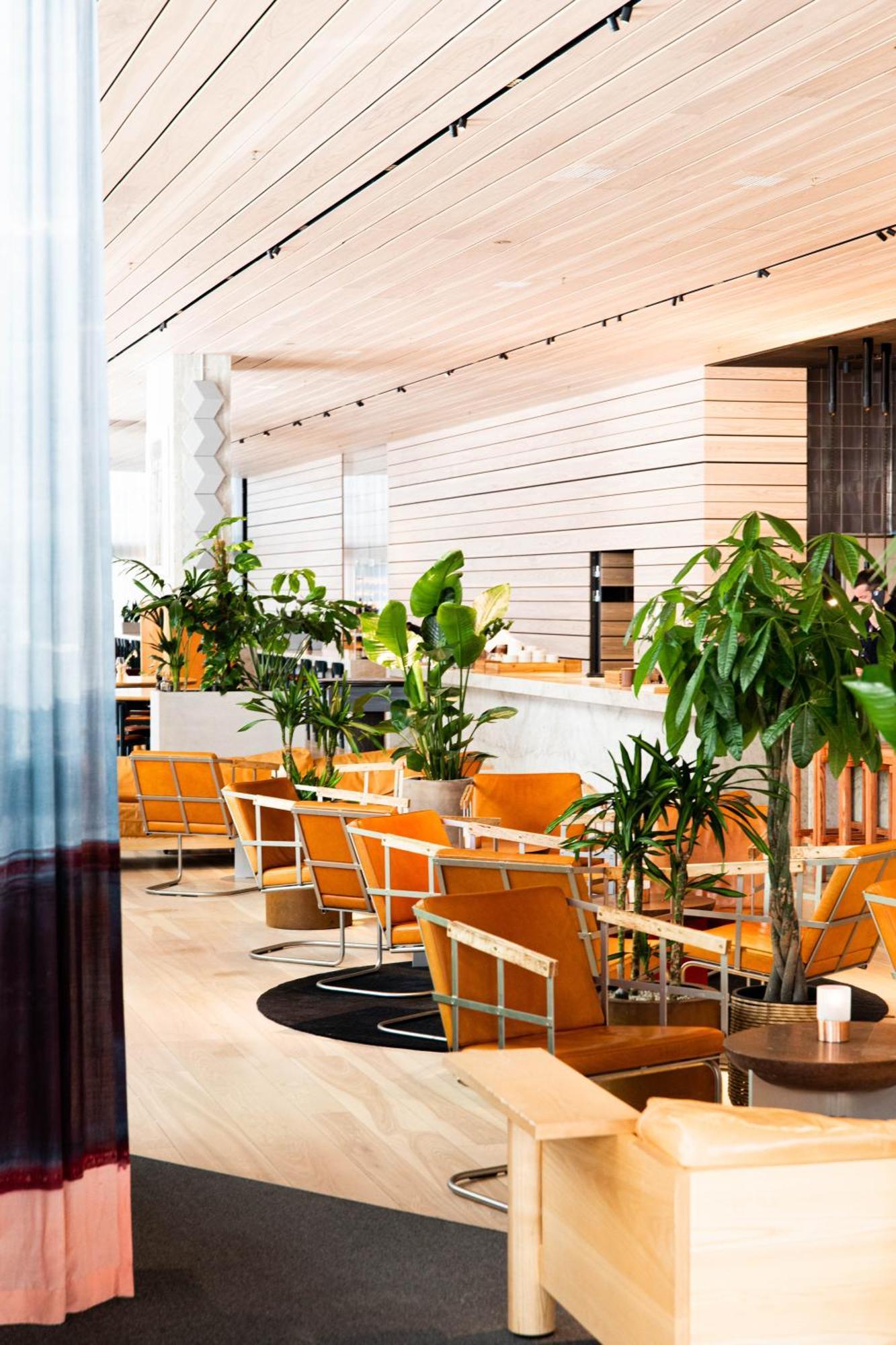 Nordic Light Hotel 4*